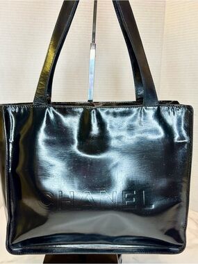 CHANEL Vintage Patent Leather Tote 1990s